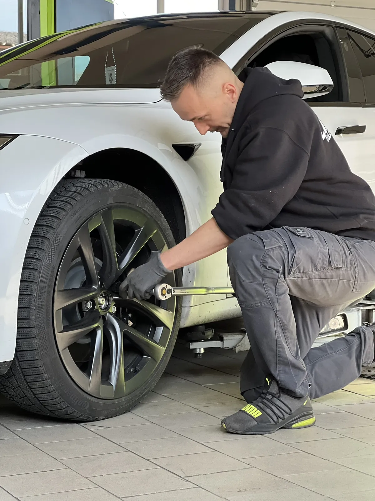 Professioneller Tesla-Service bei lautlos performance